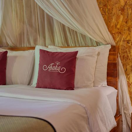 Asoka Bungalows Ped Luaran gambar