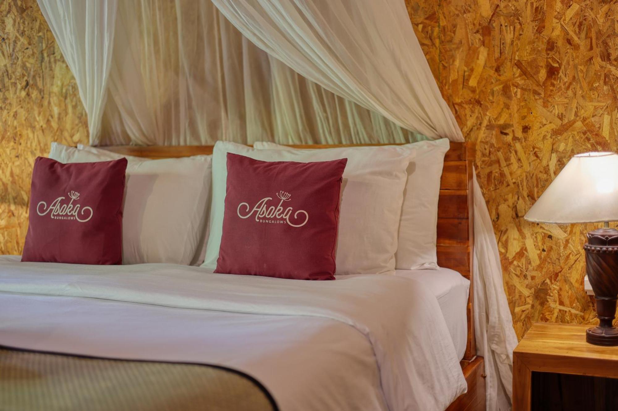 Asoka Bungalows Ped Luaran gambar