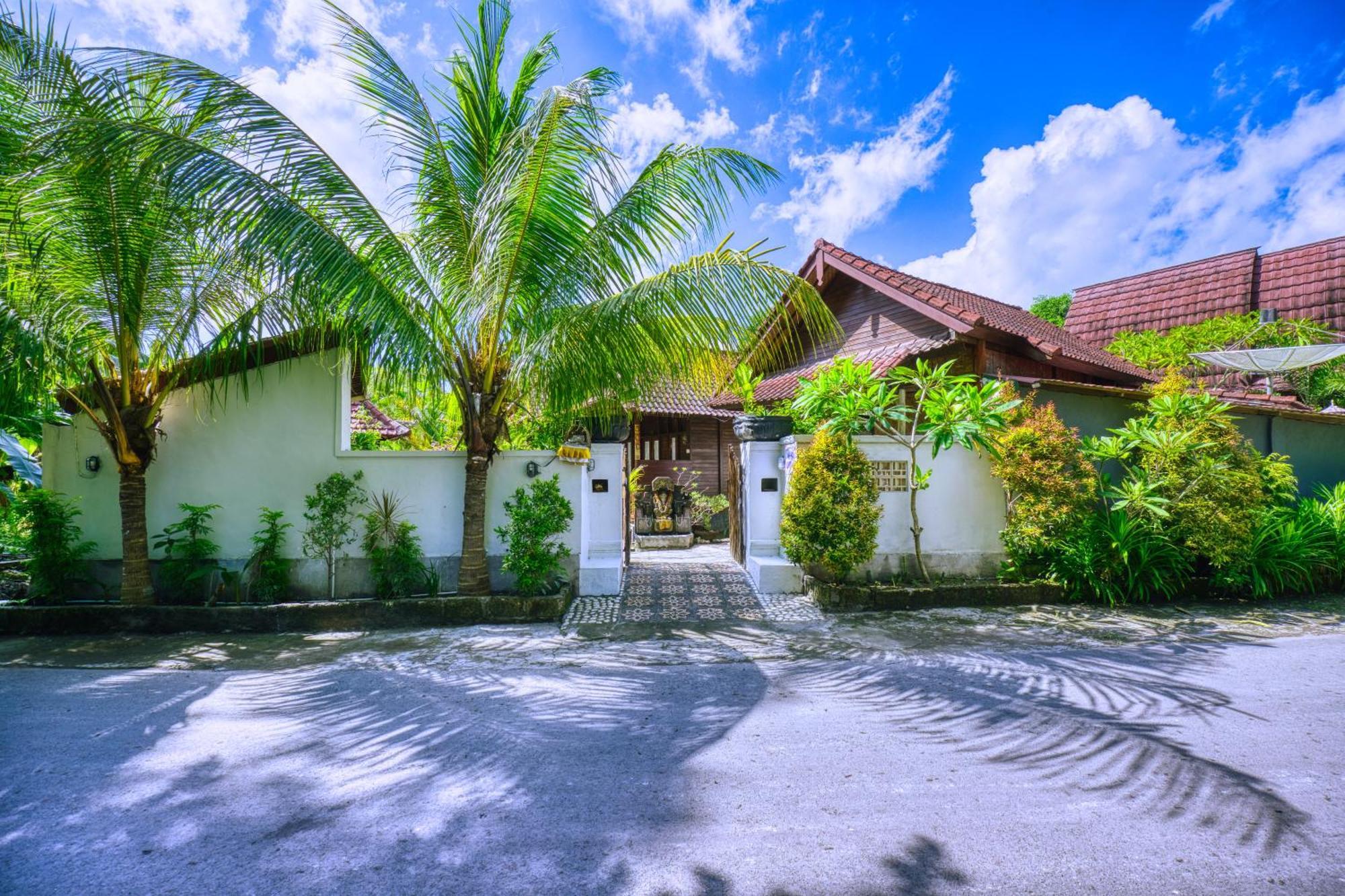 Asoka Bungalows Ped Luaran gambar