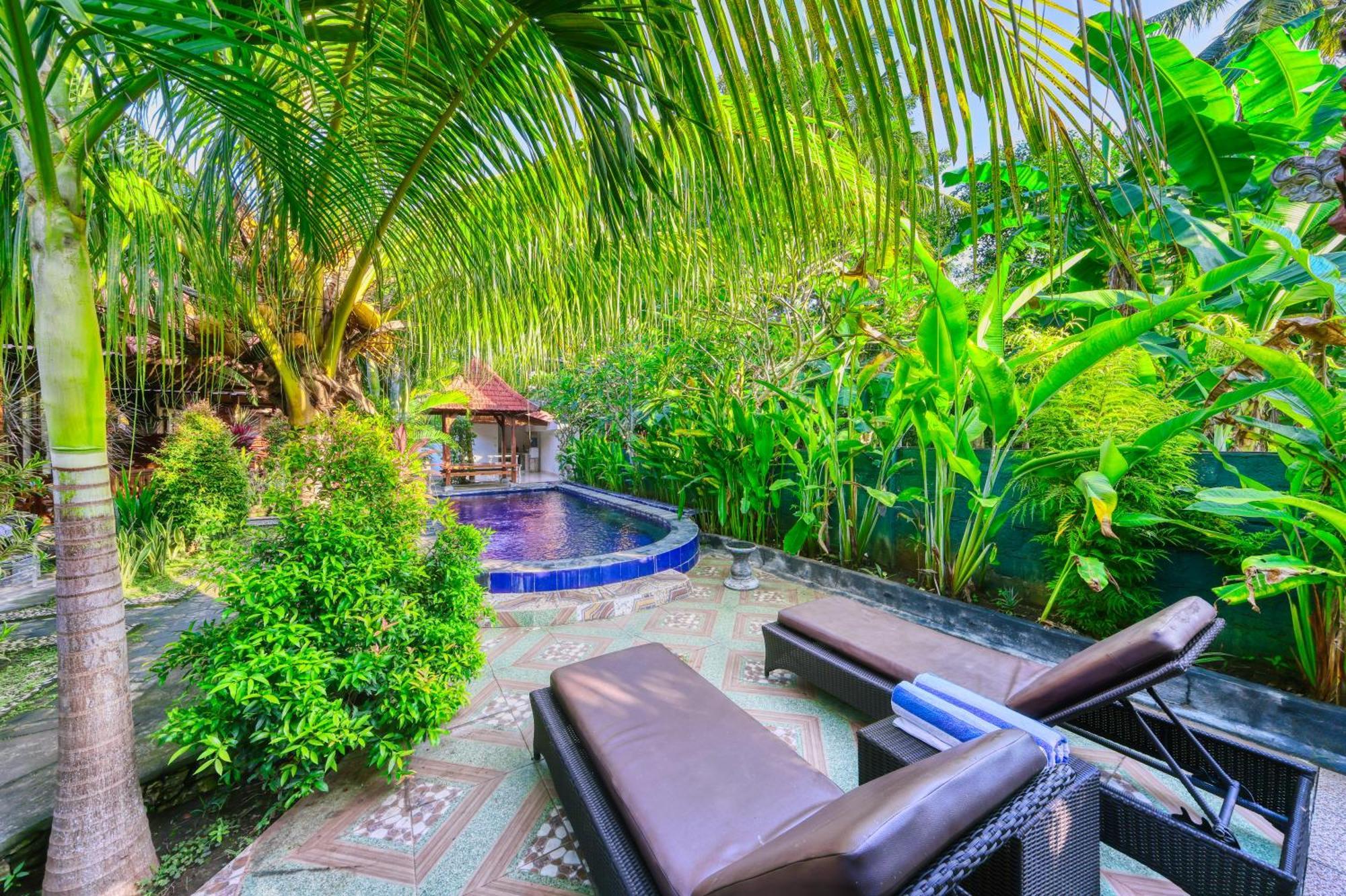 Asoka Bungalows Ped Luaran gambar