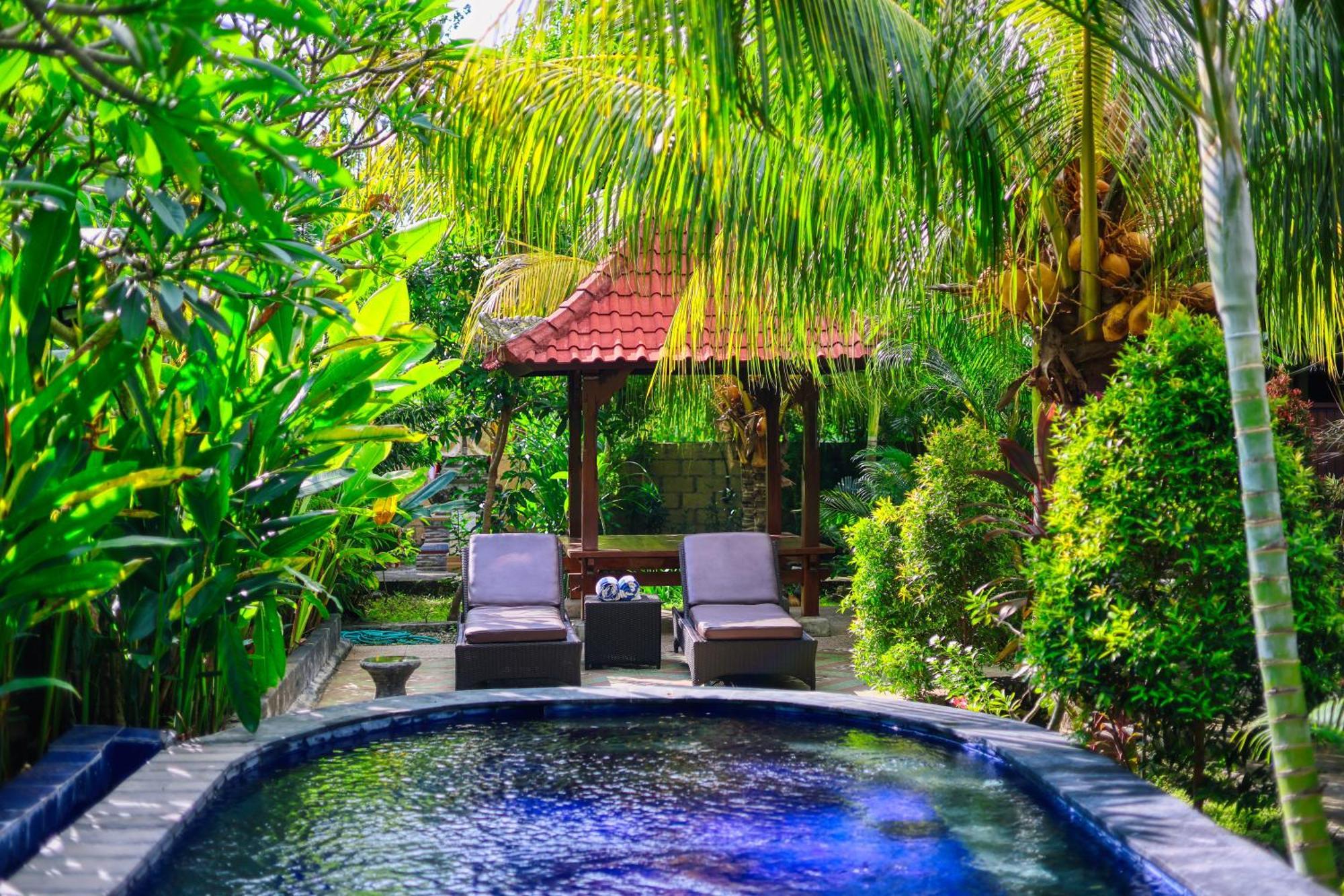 Asoka Bungalows Ped Luaran gambar