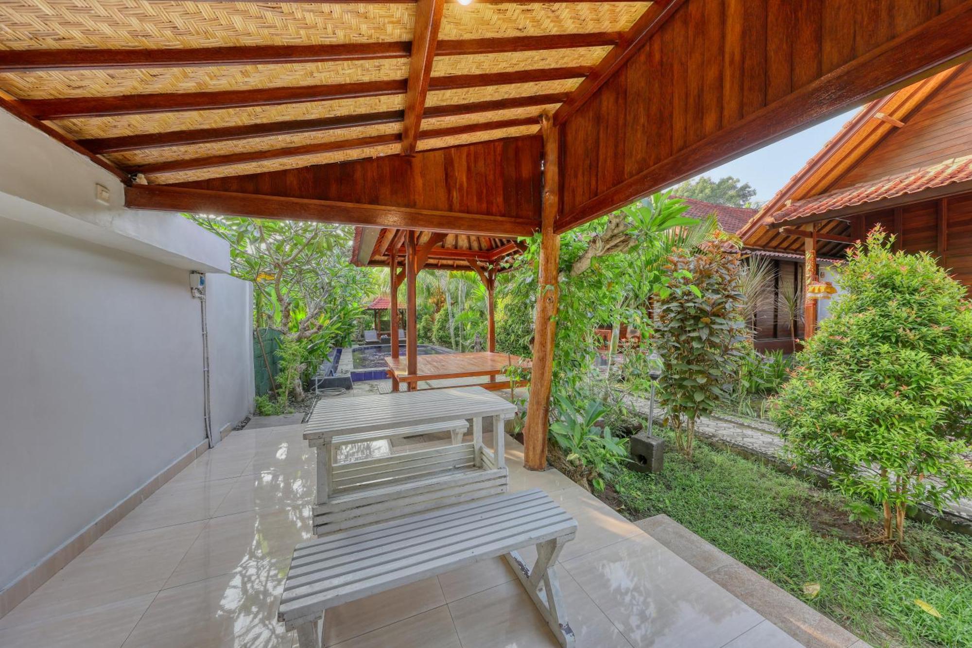 Asoka Bungalows Ped Luaran gambar
