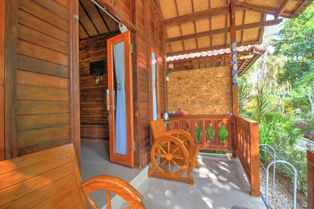 Asoka Bungalows Ped Luaran gambar